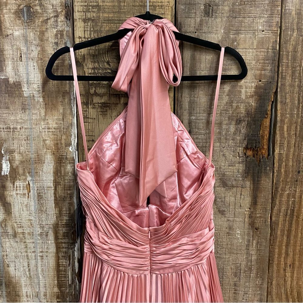 Mac Duggal Pink 11302
Pleated Halter Neck Asymmetrical Hem Gown Maxi Dress 8 - Picture 9 of 13